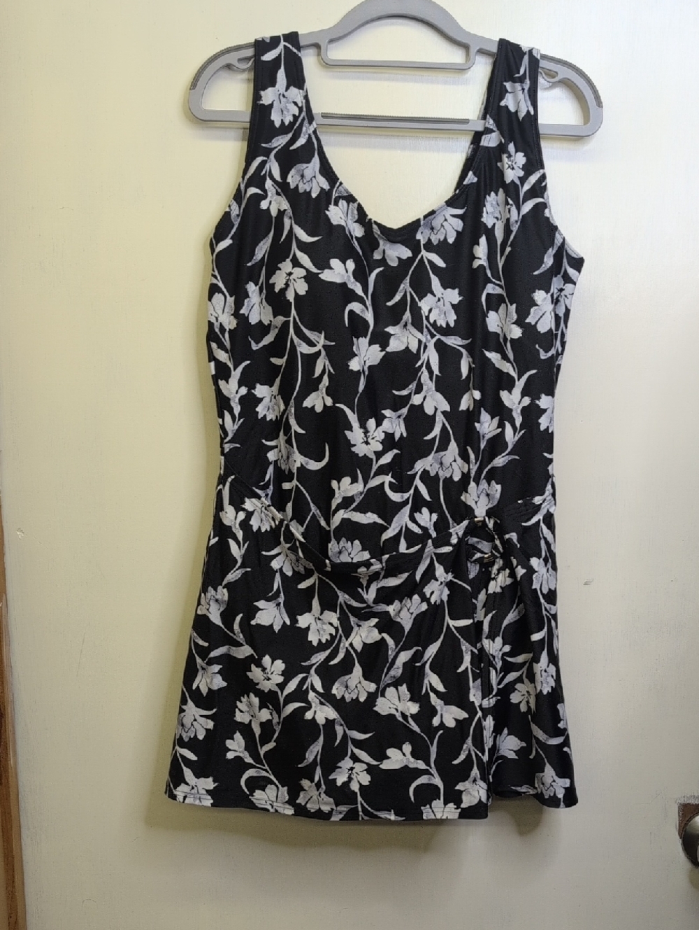 Coldwater Creek Black & White Floral Swimsuit With Attached Skirt 16